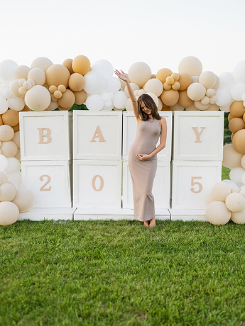 Neutral Baby Boxes Balloon Backdrop
