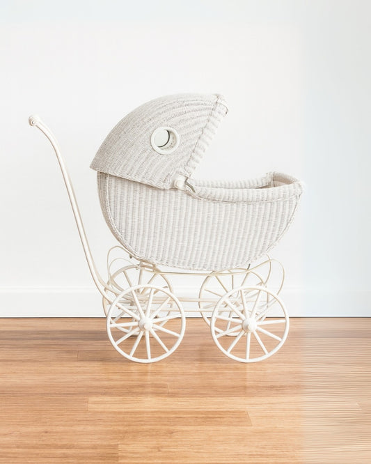 Wicker Carriage